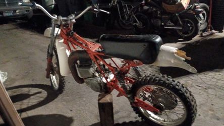 Vintage Dirt Bike Project – Red Frame