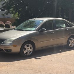 Ford Focus 115,000 Miles Running/Driving Great 