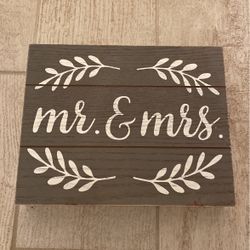 Mr & Mrs Grey Sign