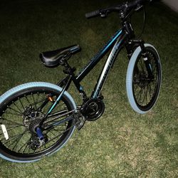 MODDED MOUNTAIN BIKE SALE READ DESC SEND OFFERS