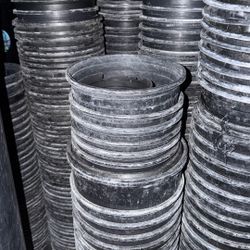3 And 5 Gallon Plastic Pots