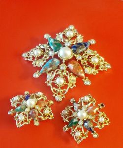Vintage Sarah Coventry Brooch And Earing Set