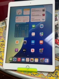 IPAD 7th Gen 10.2”- WiFi - 128gb - mint Condition