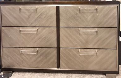 Dresser drawers