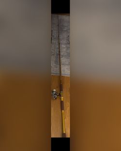 Vintage Fenwick Model SP782 6' 7" 2 Piece Fiberglass Spinning Cast Fishing Rod. 