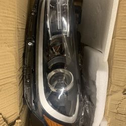 Hyundai Elantra Left side Headlight2017-2018