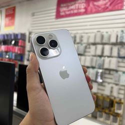 iPhone 15 Pro 256GB UNLOCKED 