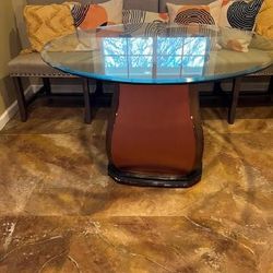 ***FREE Dining Room Table****