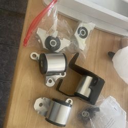 96 00 D Series Motor Mounts 