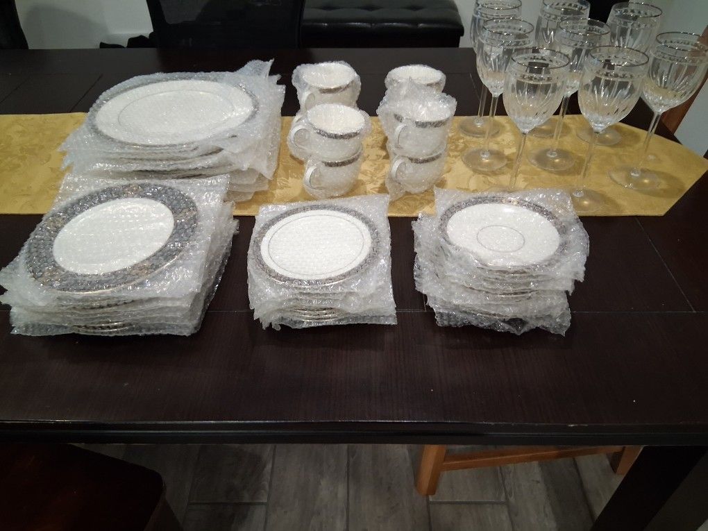 Lennox Vintage Jewel  - Brand New, Never Used