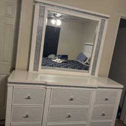 Bedroom Set –  $4.0k 5-piece set, excellent condition! Includes bed frame, dresser + mirror, chest, nightstand.