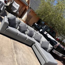 Couches Set Of 4.  Gray Color.  $400 Delivered Available Small Fee 