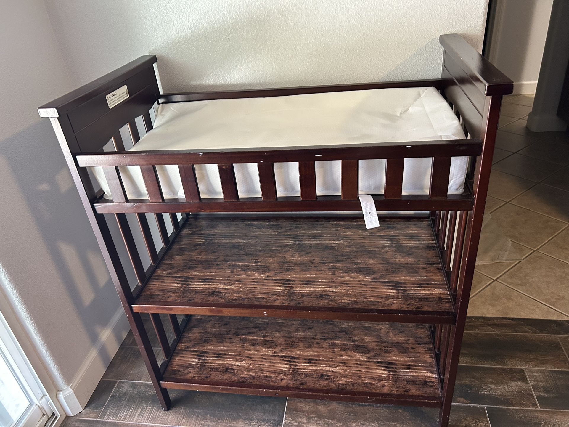 Delta Children Bentley S Series in Convertible Baby Crib
