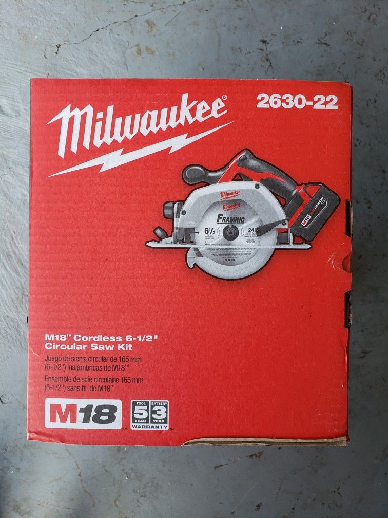M18 - Cordless 6-1/2" Circular Saw Kit with two M18 Batteries 