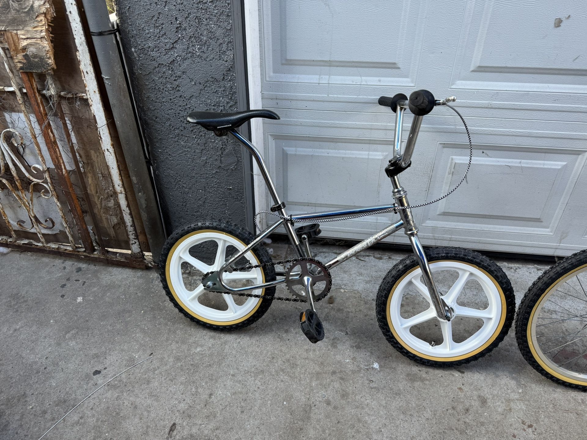 80’s survivor Diamond back viper Loop tail16’ dinky collectors Bmx