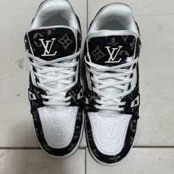 Black And White Louis Vuitton Size 9 