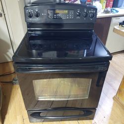 Reduced-GE Profile 5+Burners With Self Cleaning Convection Oven And Warming Drawer Works Excellent 