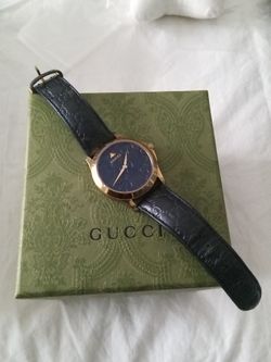 Gucci G- Timeless Woman's Leather Watch