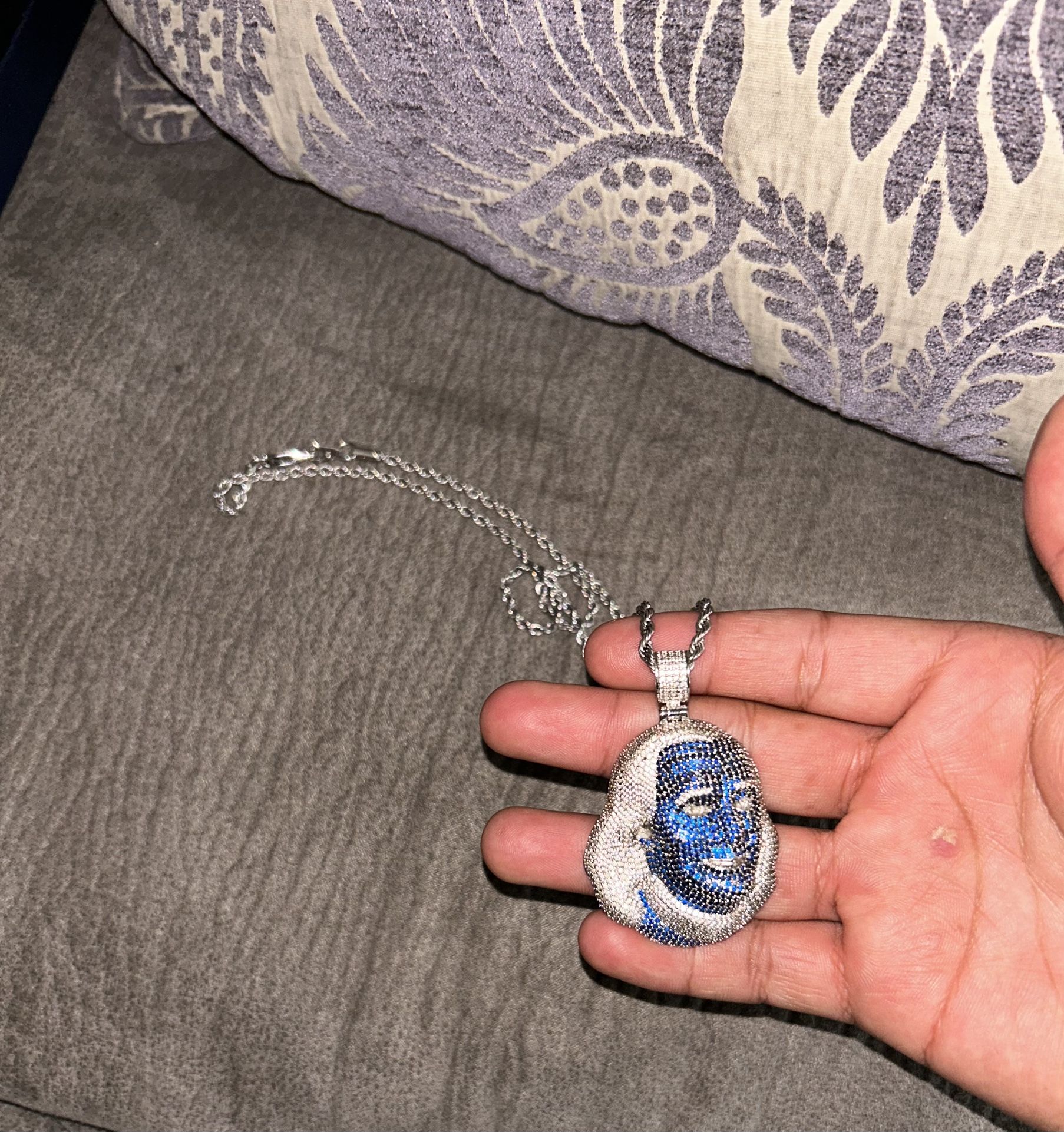 white gold with Moissanite Diamonds On Pendant