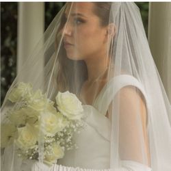 Stunning white wedding flowing veil Two Tiers cathedral Mesh