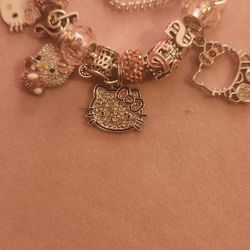Brand New Hello Kitty Silver Sparkling Glitter Face Charm Bracelet