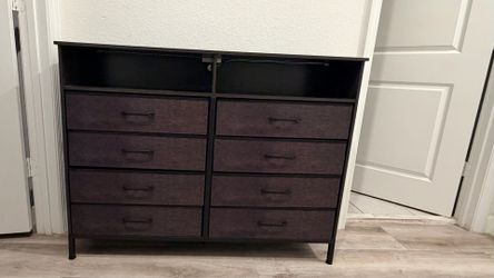 Dresser 8 Fabric Drawers with Charging Station