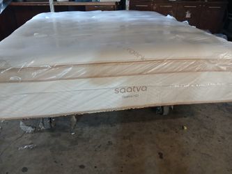 King Saatva HD Pillow Top Mattress 