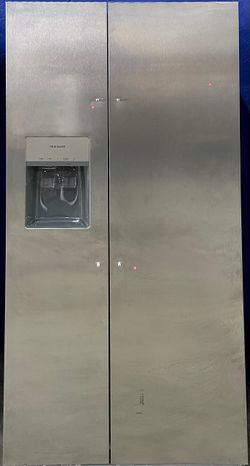 FRIGIDAIRE Refrigerator FRSC2333AS 00818 .