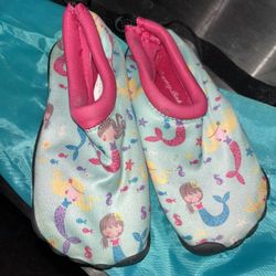 Girls Water shoes 