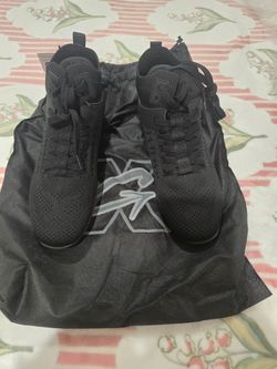 New Globe X Black Flynt Midtop Rubber Sole size 8.5 ( Reseda Ca)