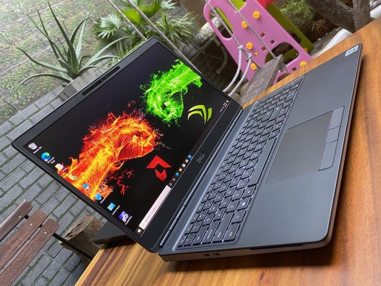 Dell Precision 7550 i7 vPro, 32GB RAM, Nividia Quadro RTX 3000