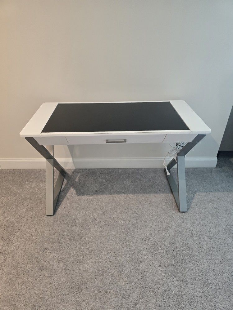 Desk Glasstop with Drawer & Power
