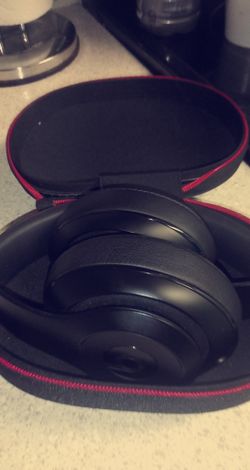 Beats by dre matte black
