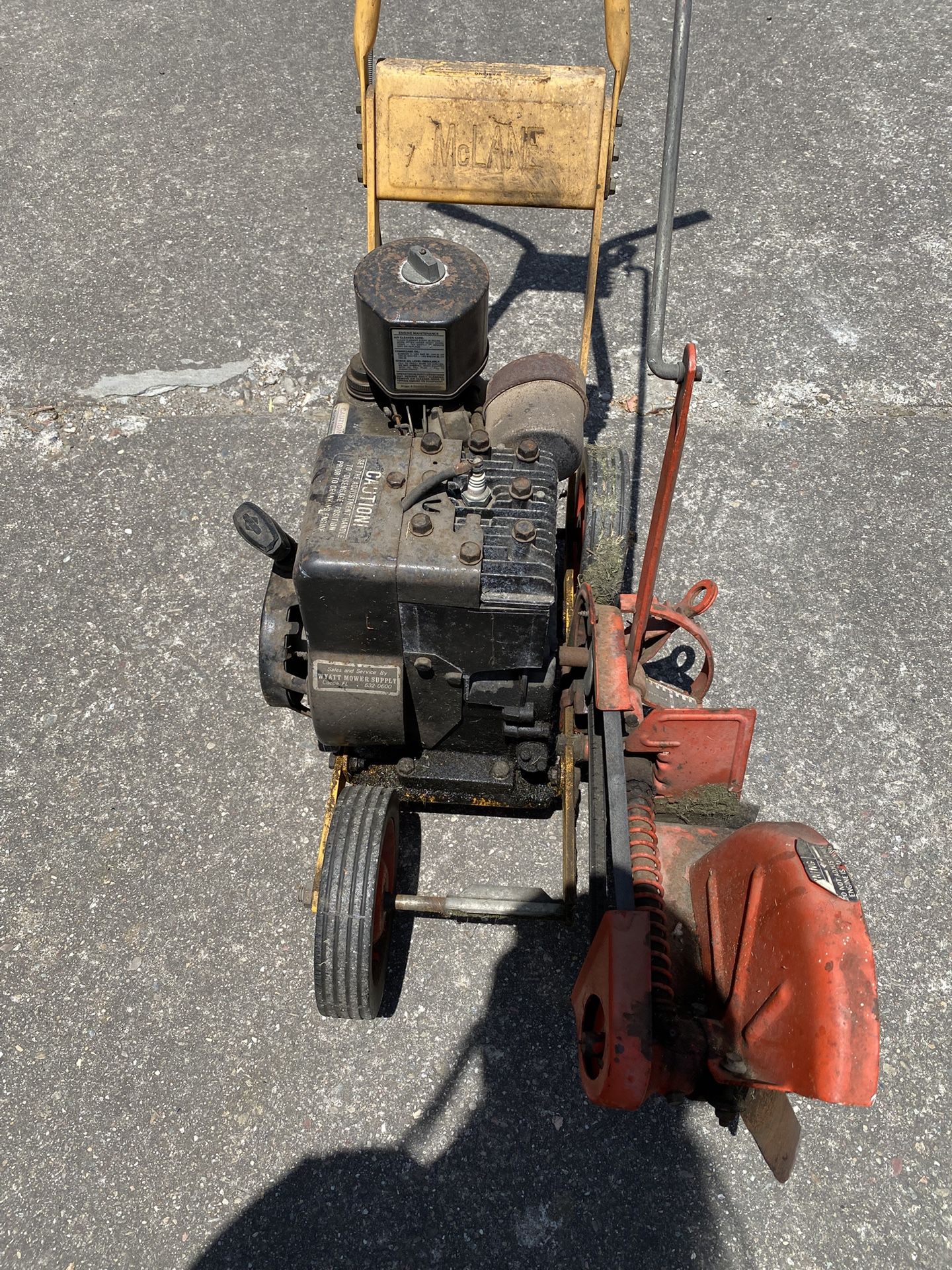 Grass edge machine