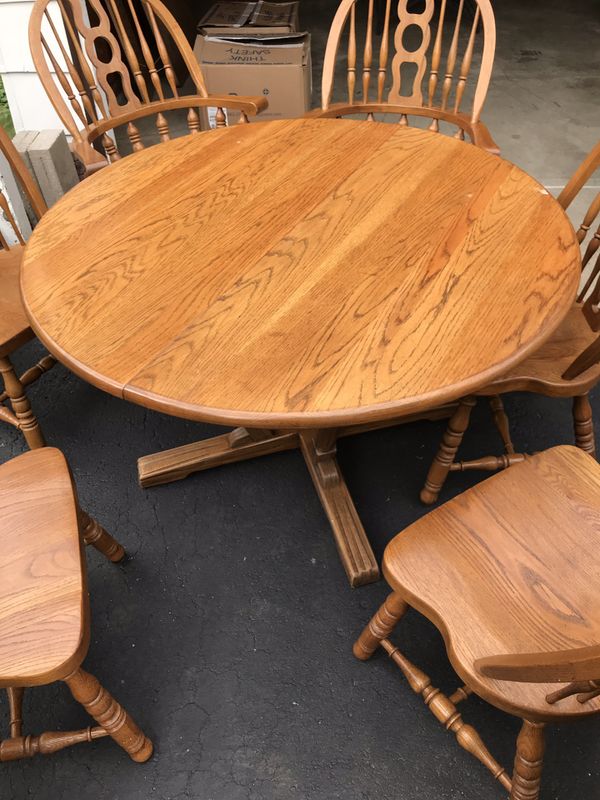 Ranch oak table by Brandt for Sale in Arlington Heights