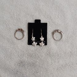 flower rings and earrings 