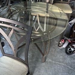 Glass Round Table 