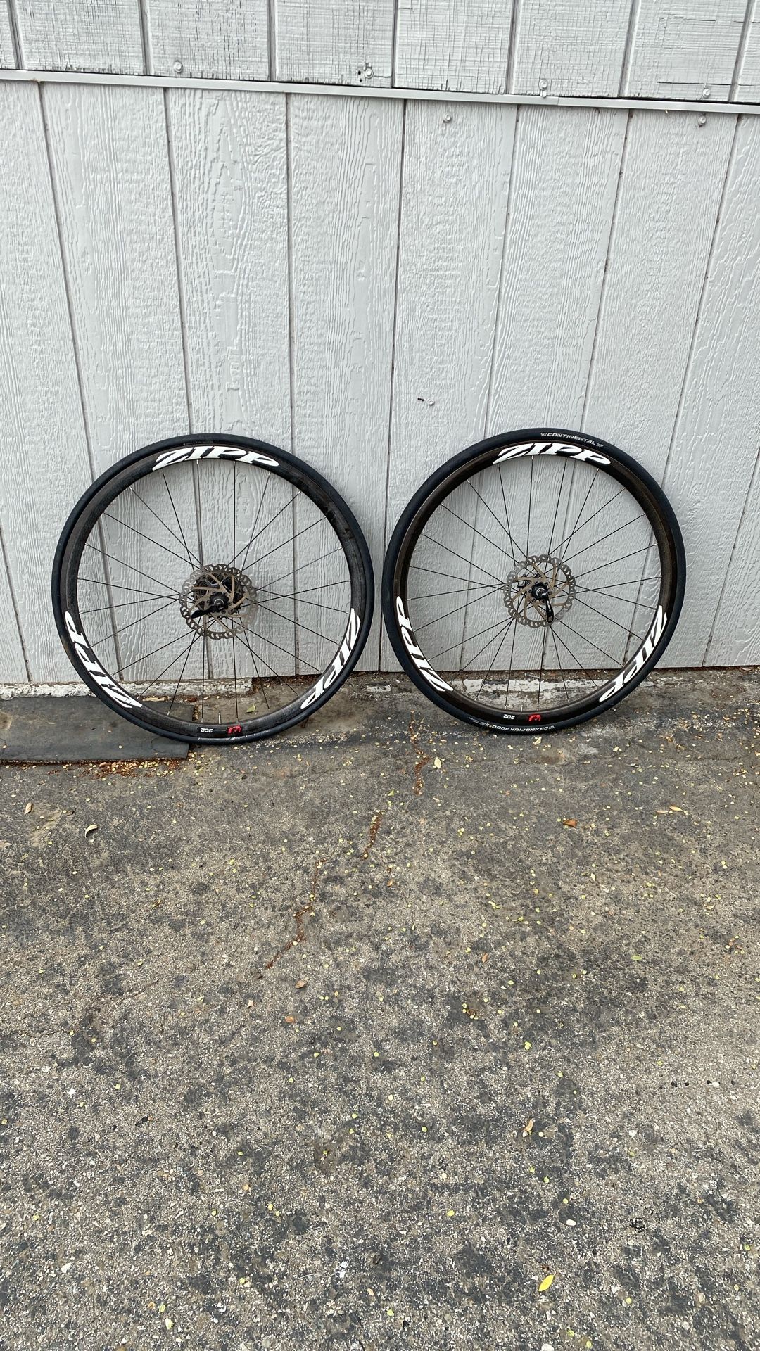 Zipp 202 Disk 11 Speed Shimano QR Firecrest Clincher