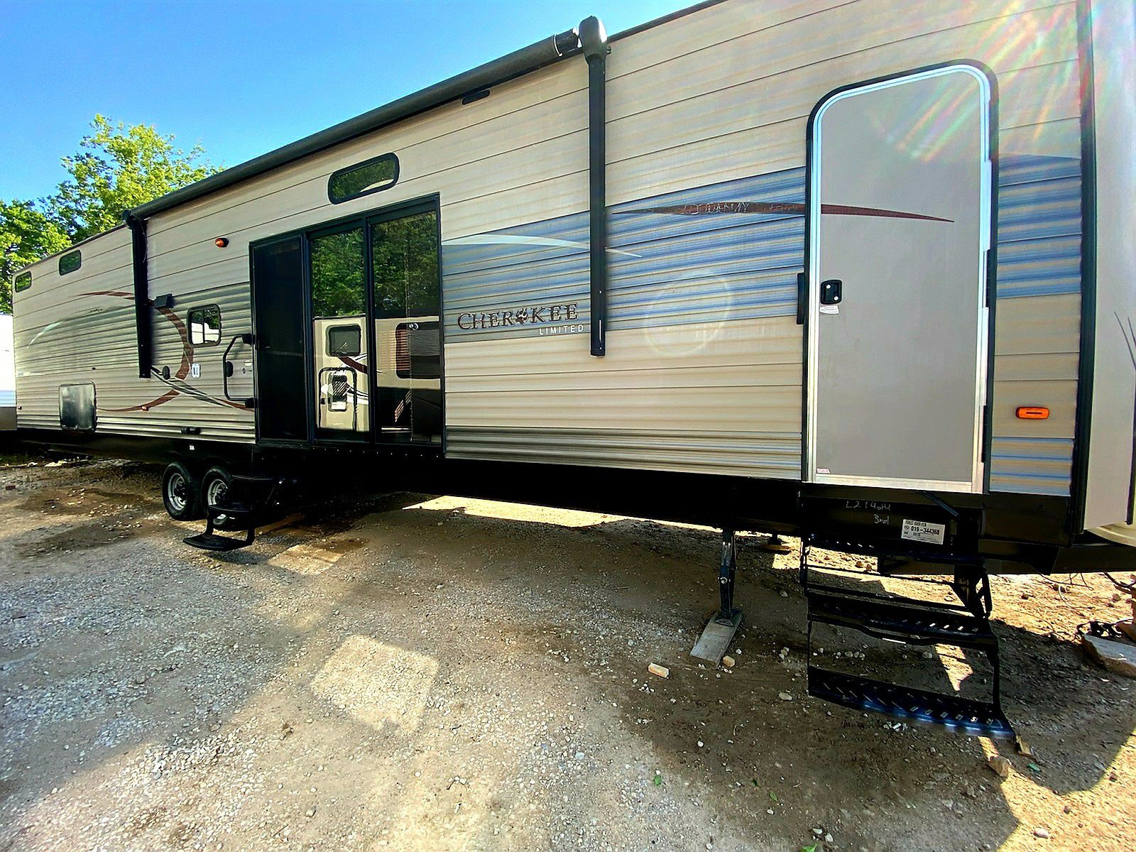 2015 Cherokee Limited 43ft bumper pull travel trailer with 3 slide outs bunkhouse