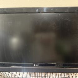 LG 45 INCH T.V