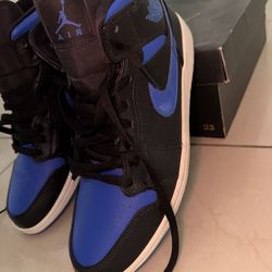 Air Jordan 1 MID Side 12