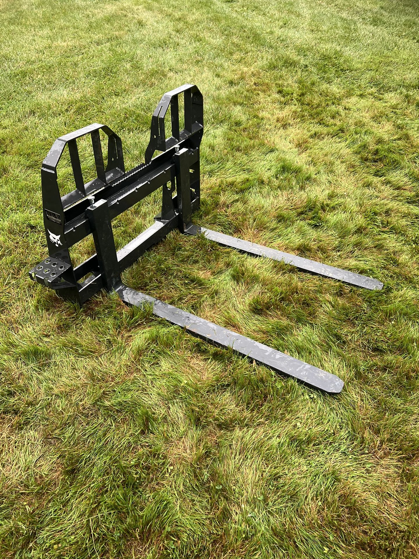 Bobcat OEM 48” Pallet Forks