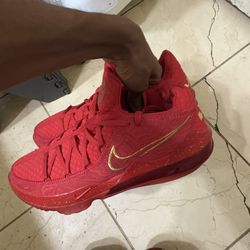 Lebron 17 Low Titan