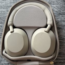 Sony Headphones Xm5