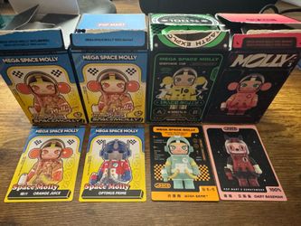POPMART Mega Space Molly 100% Lot of 4 including Secret