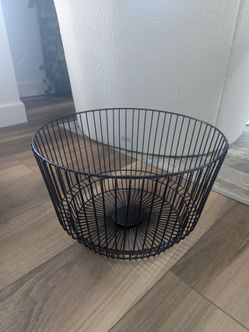 [Free] Black metal basket