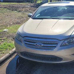2011 Ford Taurus ****PARTS****