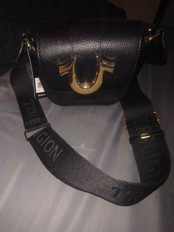 True religion crossbody