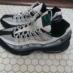 Nike Air 1995 Day Of The Dead Special Edition