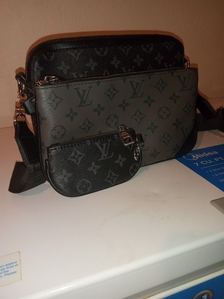 Louis Vuitton Messenger Bag